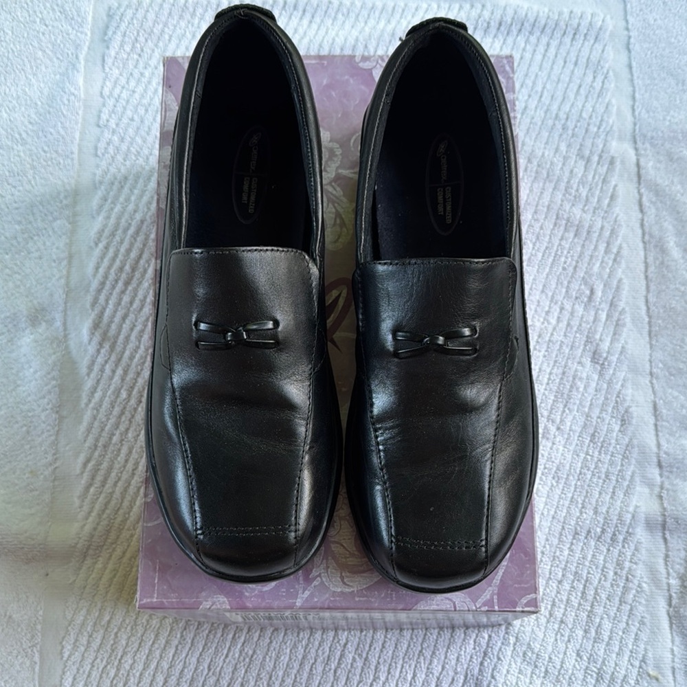 Aetrex Black Leather Flats Classic Penny Loafers
